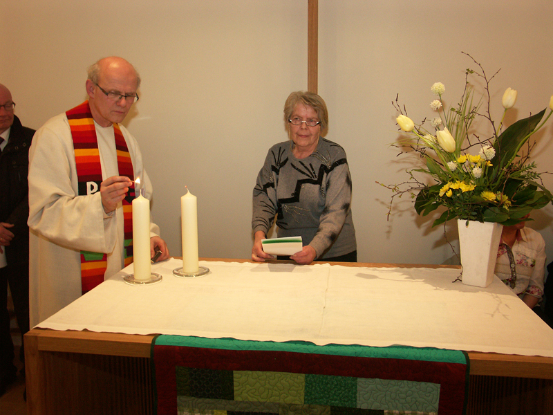einweihung kirche kerzen anzuenden